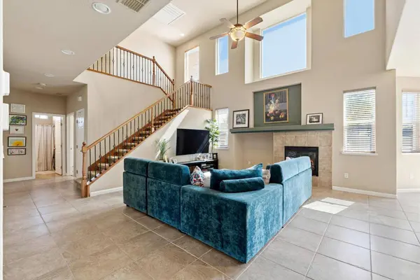 8541 Armada CT, Elk Grove, CA 95624