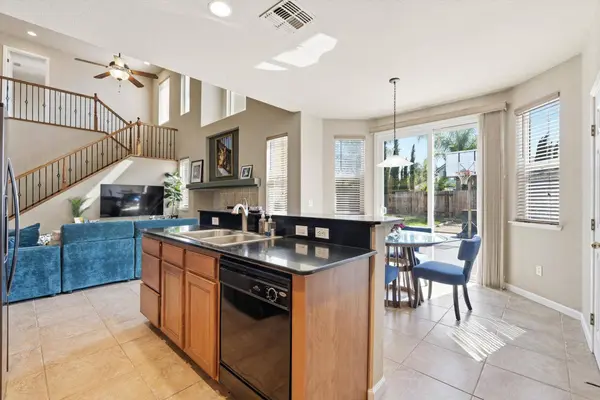 8541 Armada CT, Elk Grove, CA 95624