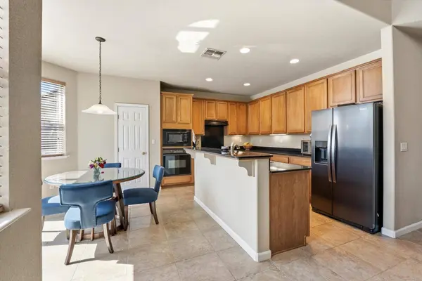 8541 Armada CT, Elk Grove, CA 95624