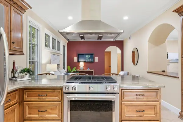 4811 M ST, Sacramento, CA 95819