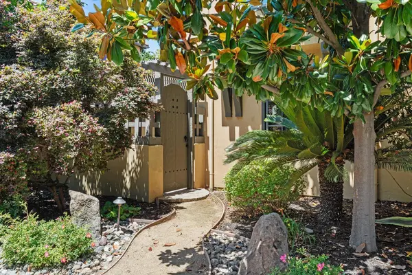 4811 M ST, Sacramento, CA 95819
