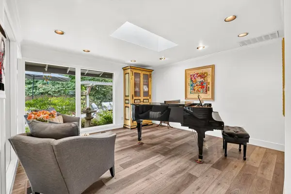 910 Somersby WAY, Sacramento, CA 95864