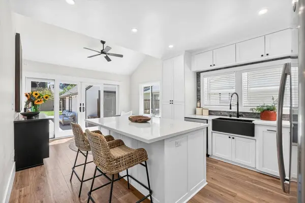 649 38th ST, Sacramento, CA 95816