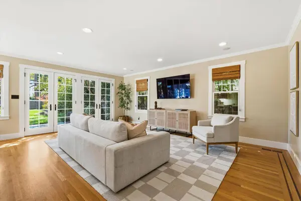 1709 37th ST, Sacramento, CA 95816