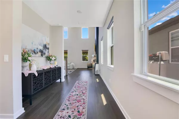 9187 WAVERLY WALK DR, Orlando, FL 32817