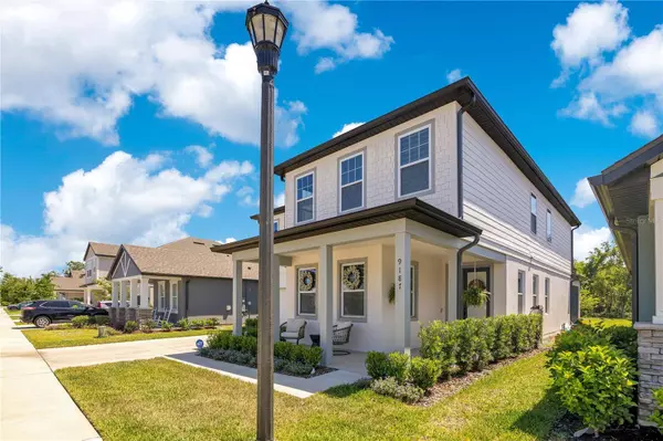 9187 WAVERLY WALK DR, Orlando, FL 32817