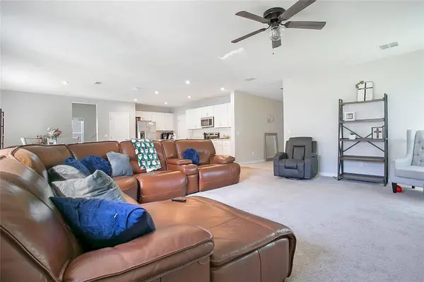 582 BLACK EAGLE DR, Groveland, FL 34736