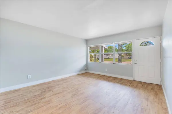 6132 W LIVINGSTON ST, Orlando, FL 32835