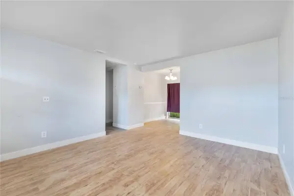 6132 W LIVINGSTON ST, Orlando, FL 32835