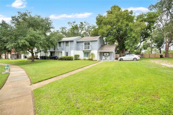 3913 MAGNOLIA POINTE LN, Orlando, FL 32810