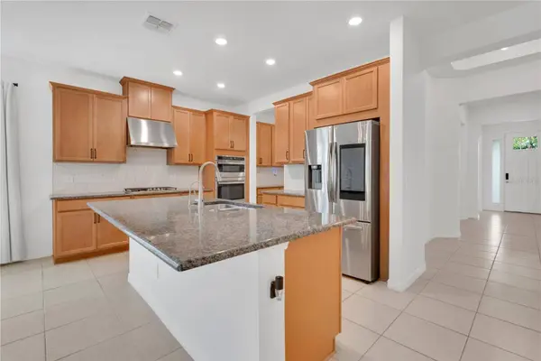 961 LAKESIDE ESTATES DR, Apopka, FL 32703