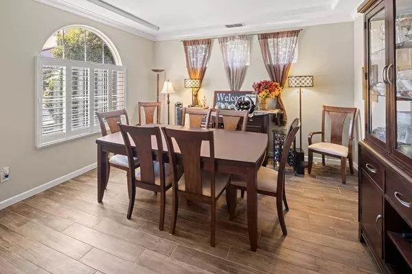 2566 Parkcrest WAY, Roseville, CA 95747