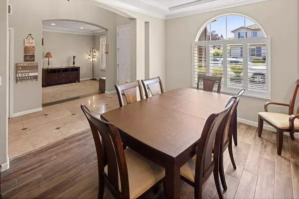 2566 Parkcrest WAY, Roseville, CA 95747