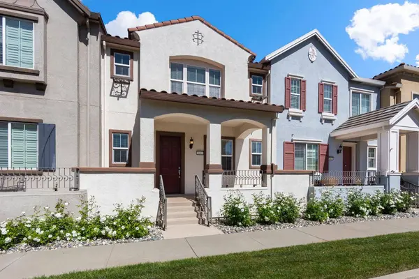 3049 Monument DR, Roseville, CA 95747