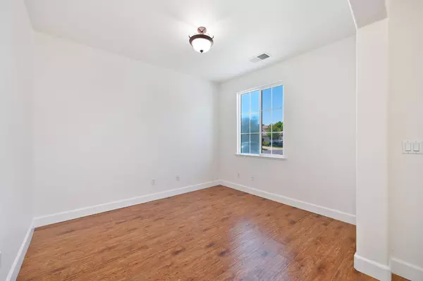 1700 Adrienne DR, Roseville, CA 95747