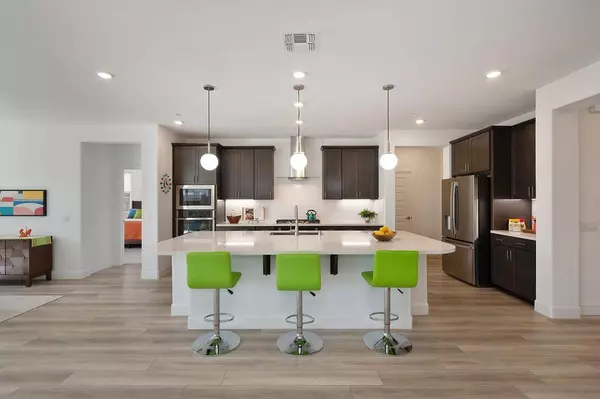 8200 Oakcliff DR, Roseville, CA 95747