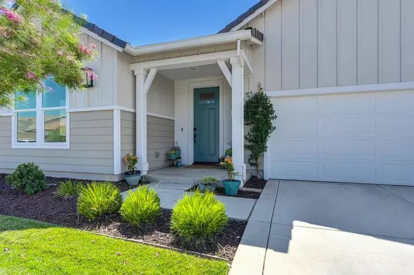 8200 Oakcliff DR, Roseville, CA 95747