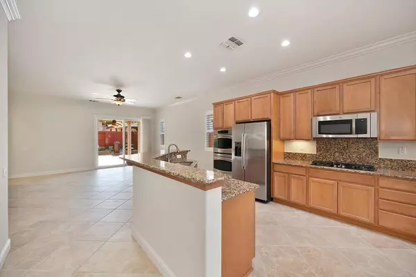 2067 Shipton DR, Roseville, CA 95747