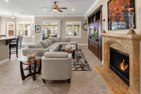 2016 Land End LOOP, Roseville, CA 95747