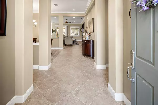 2016 Land End LOOP, Roseville, CA 95747