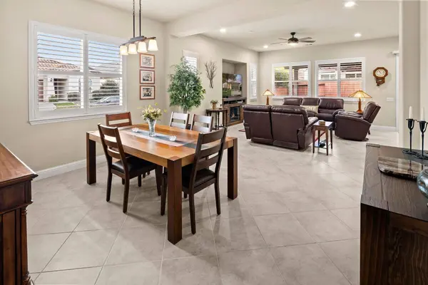 2072 Brixham DR, Roseville, CA 95747