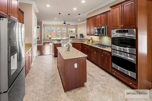 2446 Langtree DR, Roseville, CA 95747