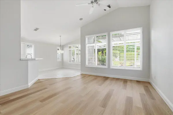 6480 Buckskin LN, Roseville, CA 95747