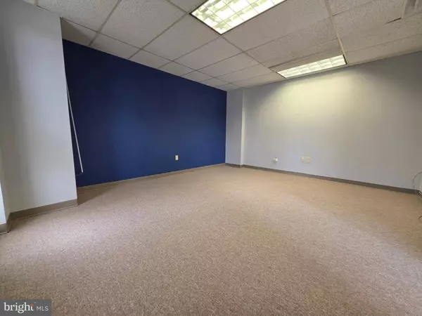 70 W OAKLAND AVE #203, Doylestown, PA 18901