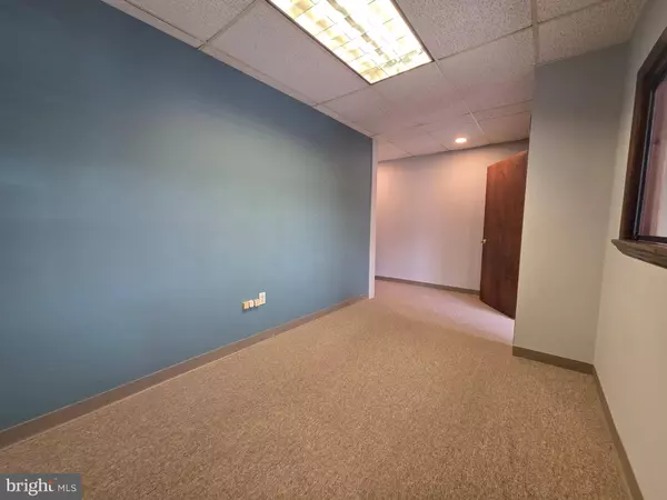 70 W OAKLAND AVE #203, Doylestown, PA 18901