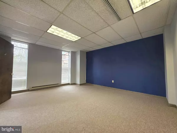 70 W OAKLAND AVE #203, Doylestown, PA 18901