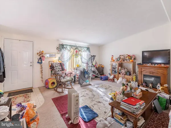 346 MAREGAN DR, Sellersville, PA 18960