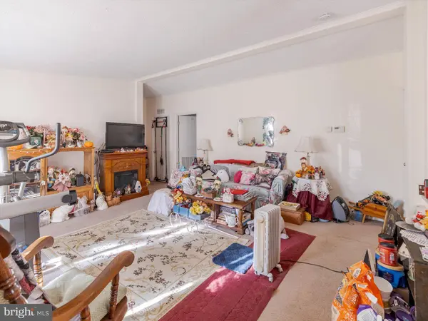 346 MAREGAN DR, Sellersville, PA 18960