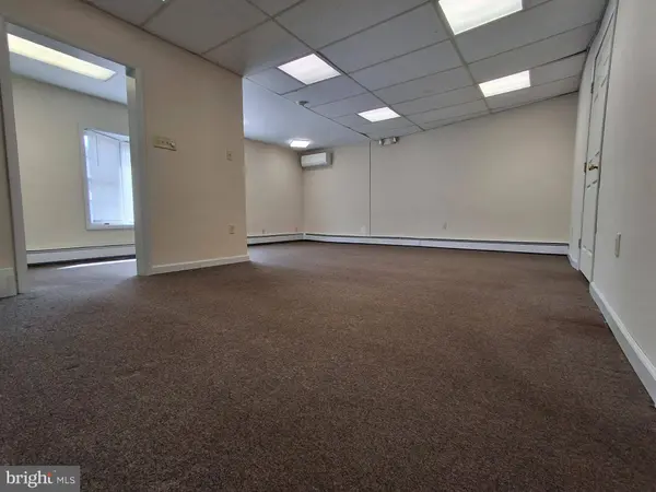 523 W BROAD ST, Quakertown, PA 18951