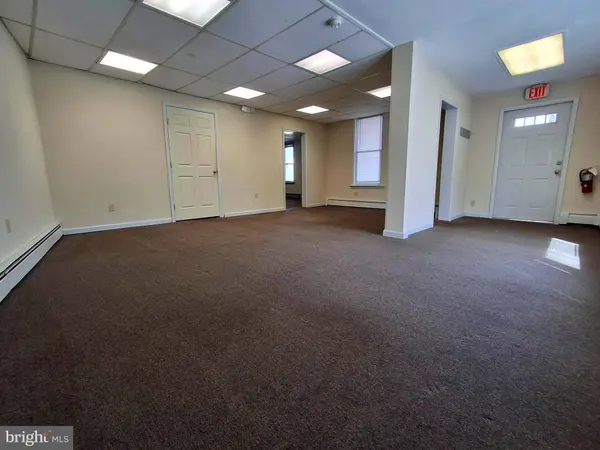523 W BROAD ST, Quakertown, PA 18951