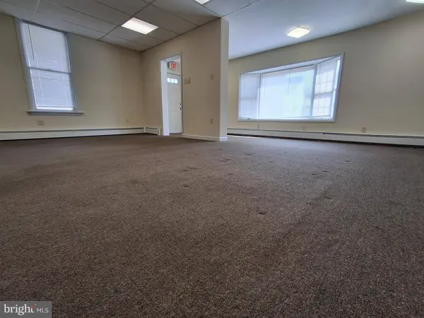 523 W BROAD ST, Quakertown, PA 18951