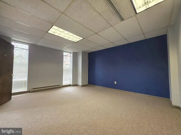 70 W OAKLAND AVE #203, Doylestown, PA 18901