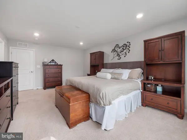 131 EDGEWATER CT, Quakertown, PA 18951