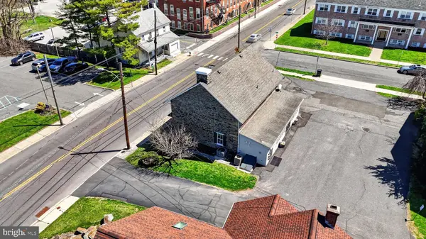 1434 W BROAD ST, Quakertown, PA 18951