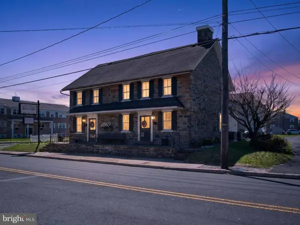 1434 W BROAD ST, Quakertown, PA 18951
