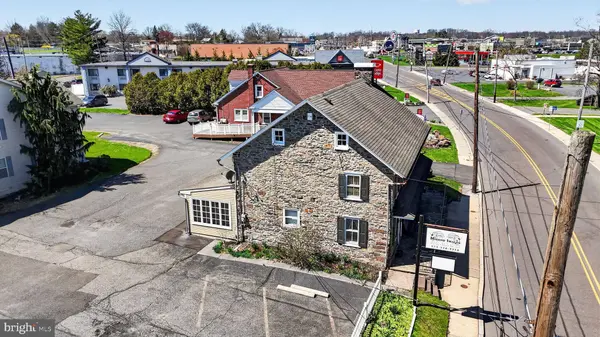 1436 W BROAD ST, Quakertown, PA 18951