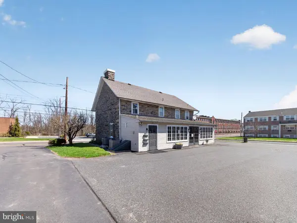 1436 W BROAD ST, Quakertown, PA 18951