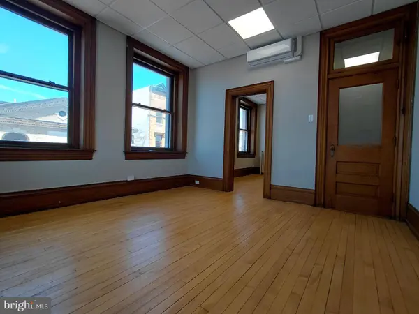 246-248 W BROAD ST #2, Quakertown, PA 18951