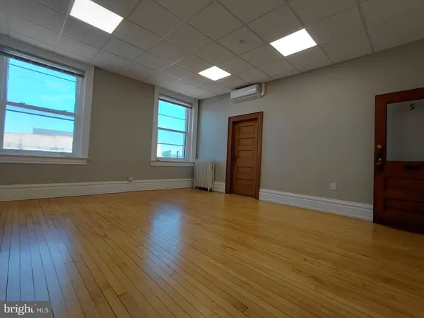 246-248 W BROAD ST #5, Quakertown, PA 18951