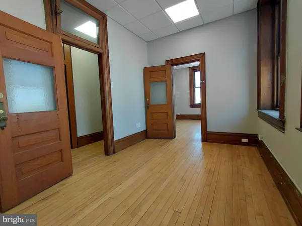 246-248 W BROAD ST #1, Quakertown, PA 18951