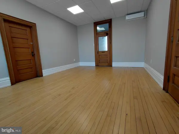 246-248 W BROAD ST #5, Quakertown, PA 18951