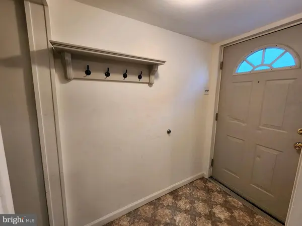 1926 HILLTOWN PIKE #6, Hilltown, PA 18927