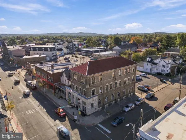 242-248 W BROAD ST, Quakertown, PA 18951