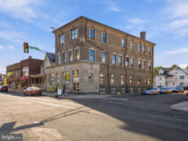 242-248 W BROAD ST, Quakertown, PA 18951