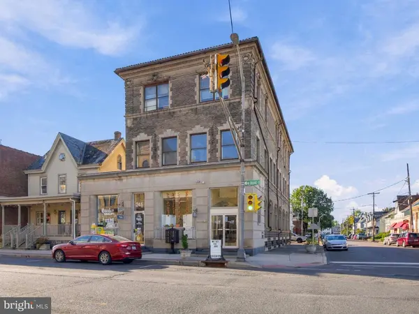 242-248 W BROAD ST, Quakertown, PA 18951