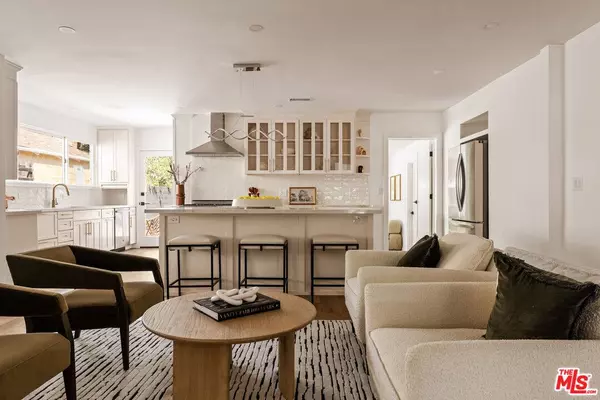 5224 Selmaraine Dr, Culver City, CA 90230